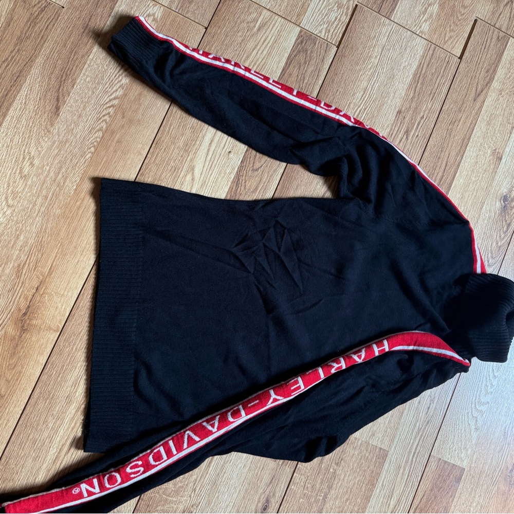 Harley-Davidson Black Top with Red Details